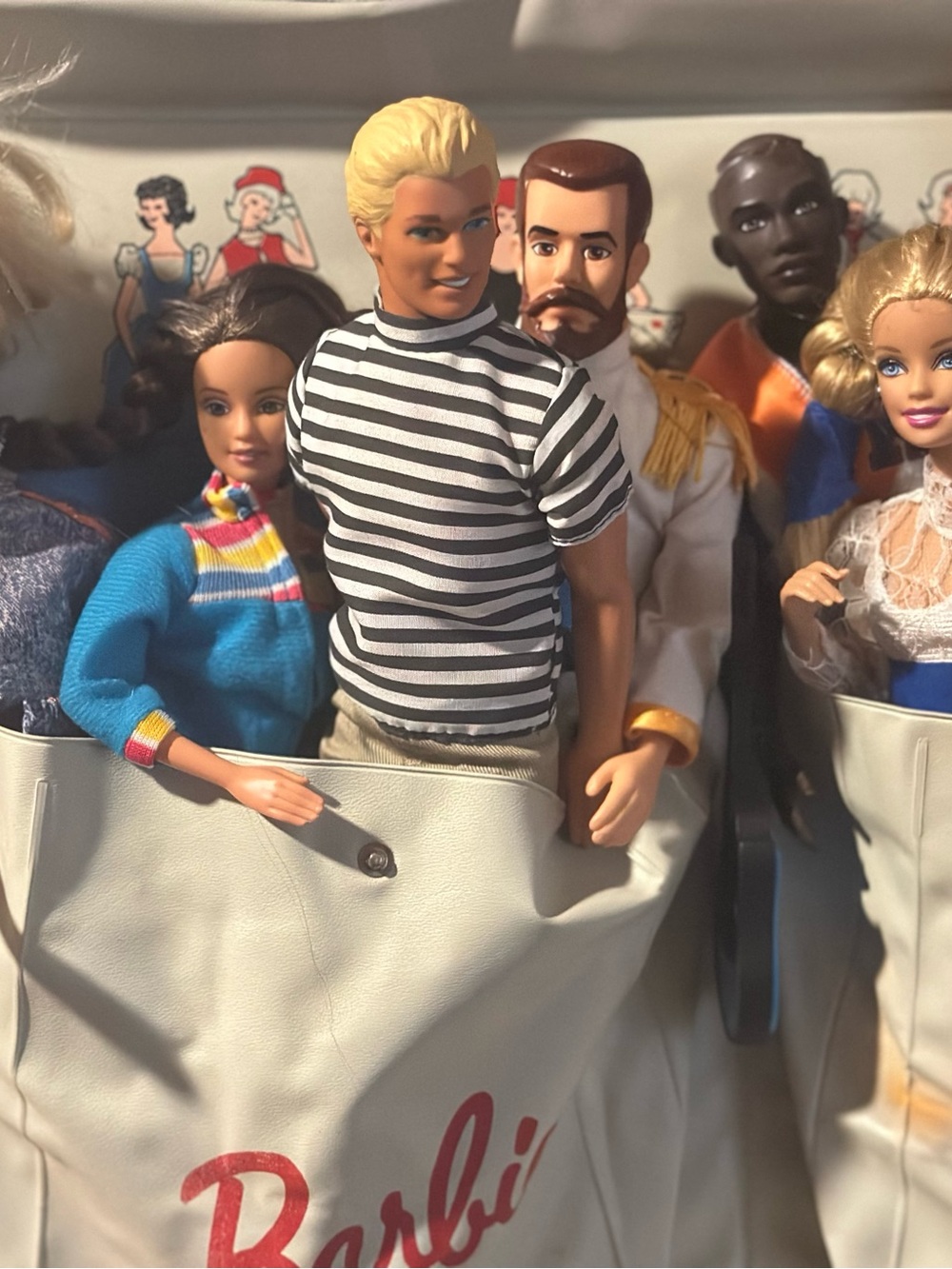 Barbie Black & White Striped Tee
Any doll in this set for 75$